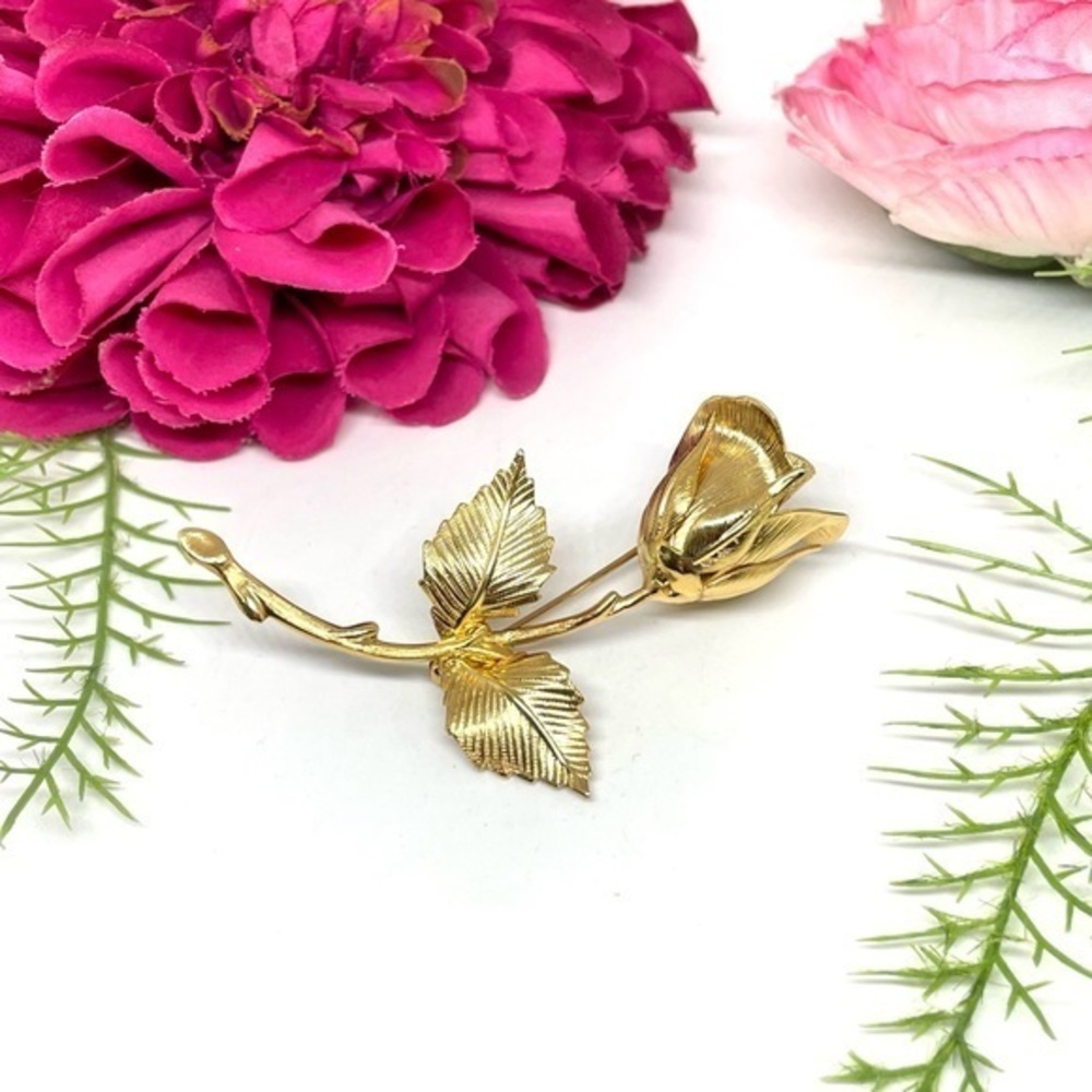 VINTAGE⚜️Blooming Stemmed Rose Golden Brooch